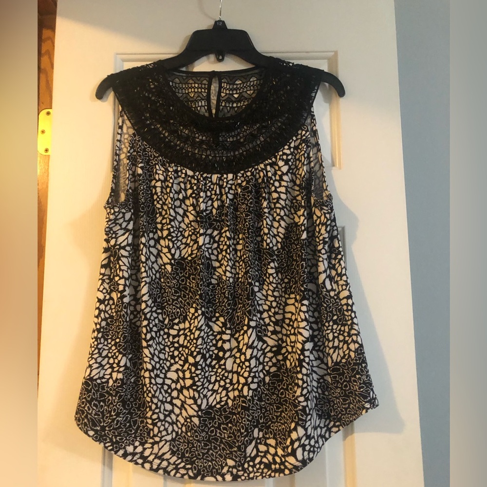 White House Black Woman top